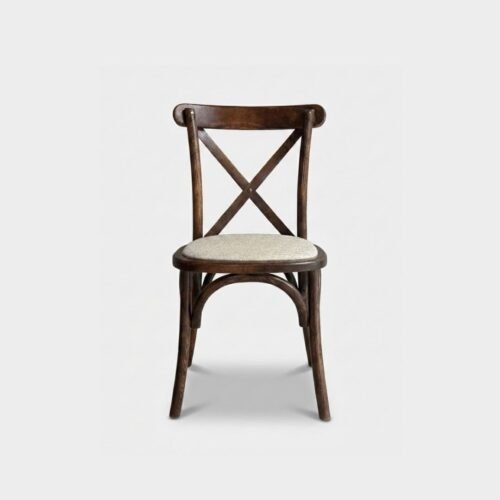 Silla Crossback de madera de pino, ideal para eventos.