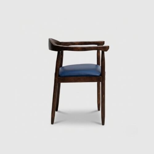 Silla Cheberry de madera de pino, ideal para restaurantes.