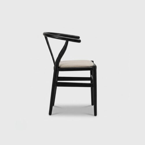 Silla Espoleta de madera de pino, ideal para eventos.