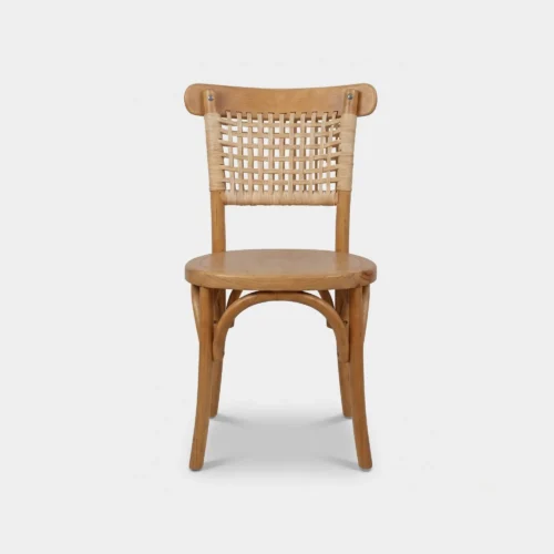 Silla Tejeda de Madera para eventos. Respaldo tejido con cuerda resistente y asiento tambor. Ideal para interiores o áreas techadas.