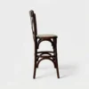 Banco Crossback para barra, estructura de madera con asiento tapizado en tela o vinipiel.