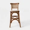 Banco Tejeda para barra, estructura de madera con asiento tapizado en tela o vinipiel.