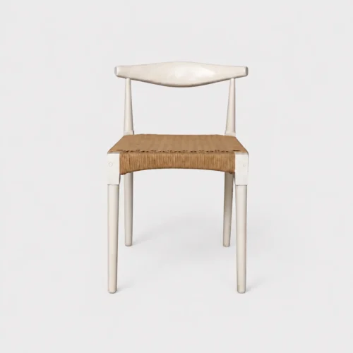 Silla Bassi de madera para eventos. Estructura de madera de pino y asiento tejido con cuerda de celulosa natural.