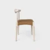Silla Bassi de madera para eventos. Estructura de madera de pino y asiento tejido con cuerda de celulosa natural.