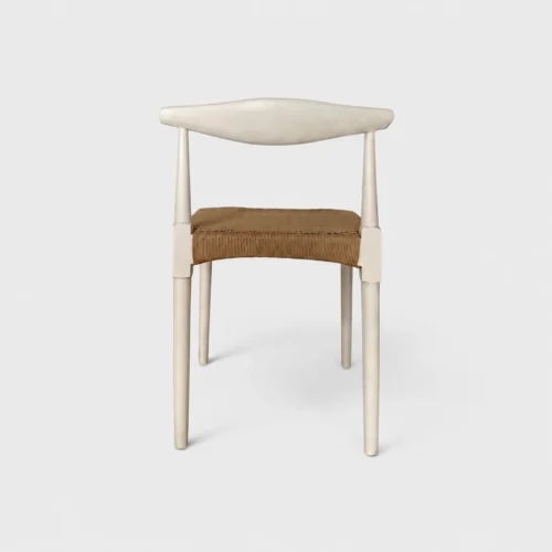 Silla Bassi de madera para eventos. Estructura de madera de pino y asiento tejido con cuerda de celulosa natural.