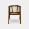 Silla Coraline de madera para eventos y horeca. Estructura de madera de pino y asiento tapizado en tela o vinipiel. Ideal para interiores o entornos techados.