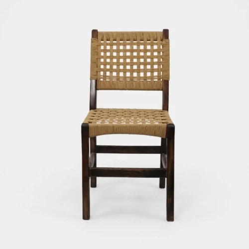 Silla María para Restaurantes, estructura de madera de pino con asiento y respaldo tejido en celulosa natural. Estilo rústico ideal para interiores.