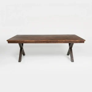Mesa California de madera para eventos. Cubierta rectangular en madera de pino para 8 o 10 comensales. Base pata en X.