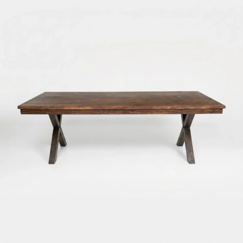 Mesa California de madera para eventos. Cubierta rectangular en madera de pino para 8 o 10 comensales. Base pata en X.