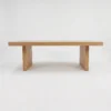 Mesa Maya de madera para eventos. Cubierta rectangular en madera de pino para 8 o 10 comensales. Base pata rectangular en madera de pino.