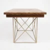 Mesa Organic para Eventos. Cubierta en madera de pino con base metálica en acero tubular. Ideal para bodas campestres, boho-chic.