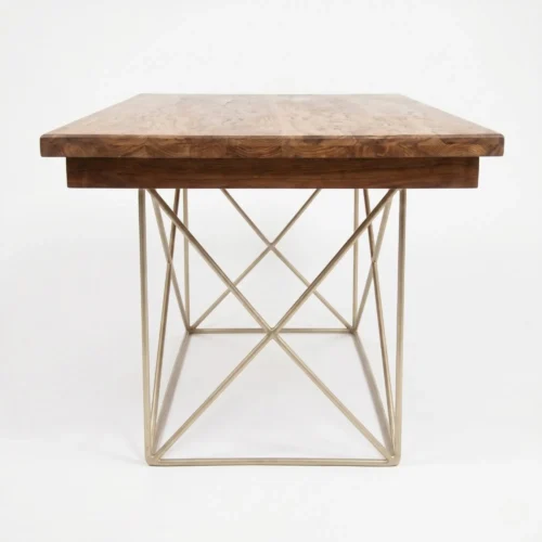 Mesa Organic para Eventos. Cubierta en madera de pino con base metálica en acero tubular. Ideal para bodas campestres, boho-chic.