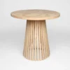 Mesa Periquera Minimalista, estructura en madera de pino. Cubierta redonda y base con listones en forma de cono. Ideal para eventos y bodas de gala.