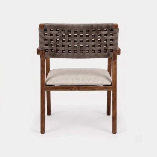 Silla Celine de madera de pino para eventos. Respaldo tejido con polipropileno y asiento tapizado con tela o vinipiel.
